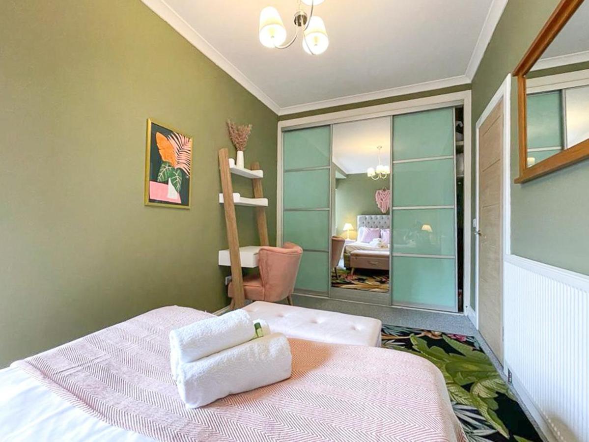 شقة Lively & Energetic 2Br On The Royal Mile إدنبرة المظهر الخارجي الصورة