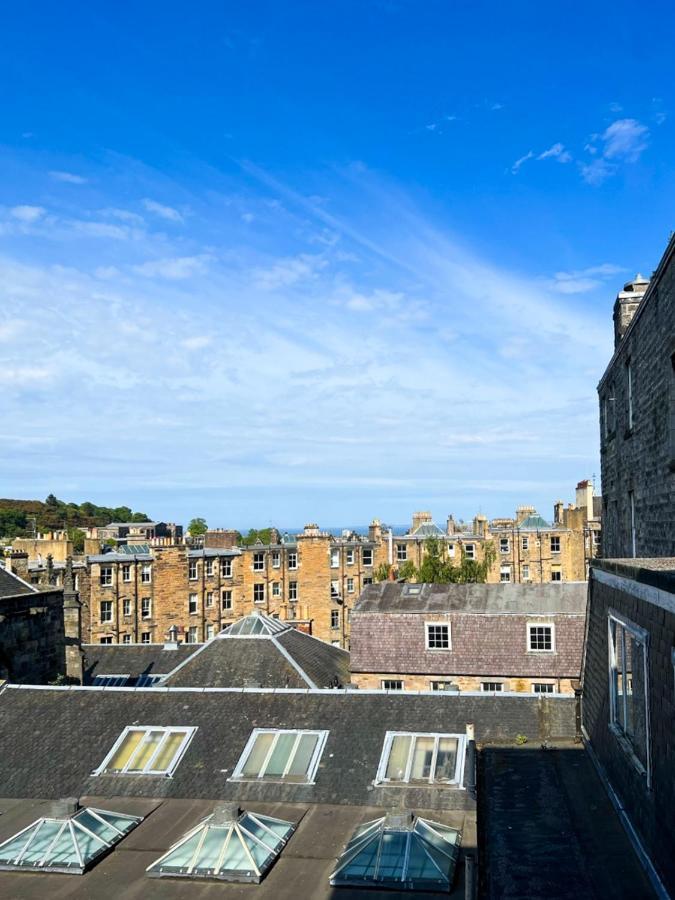 شقة Lively & Energetic 2Br On The Royal Mile إدنبرة المظهر الخارجي الصورة